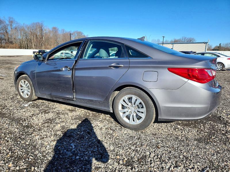 Photo 2 from auction – 2011 HYUNDAI SONATA with VIN 5NPEB4AC2BH257344