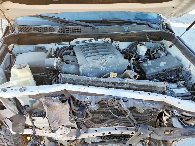 Photo 11 from auction – 2015 TOYOTA TUNDRA CRE with VIN 5TFDW5F15FX447596