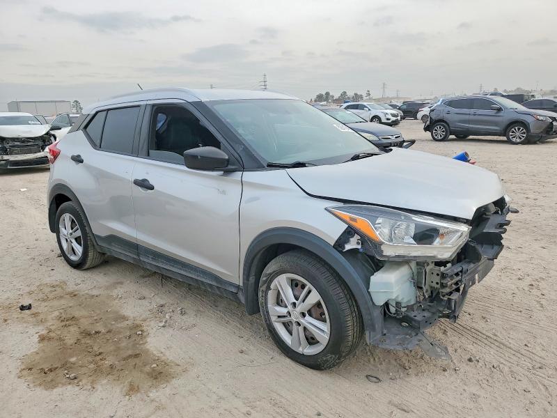 Photo 4 from auction – 2019 NISSAN KICKS with VIN 3N1CP5CU5KL565678