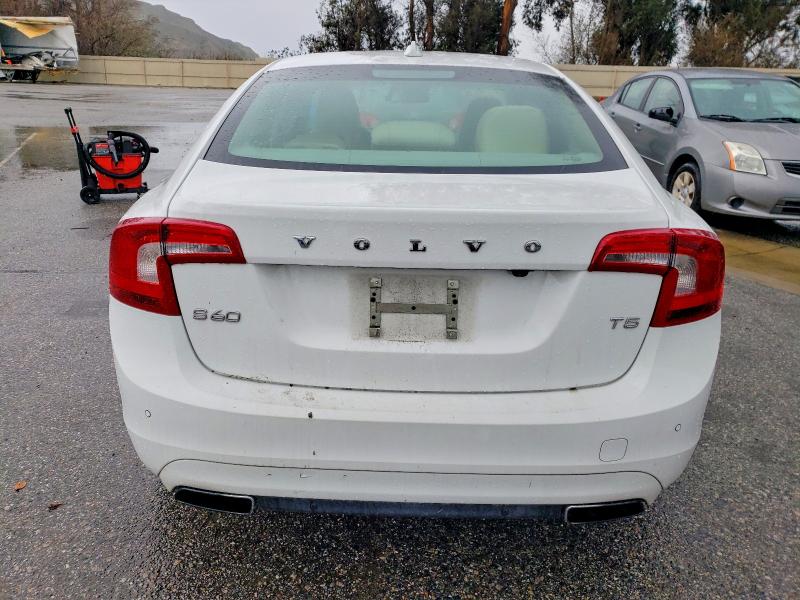 Foto 6 de la subasta – 2014 VOLVO S60 con VIN YV1612FSXE1292571