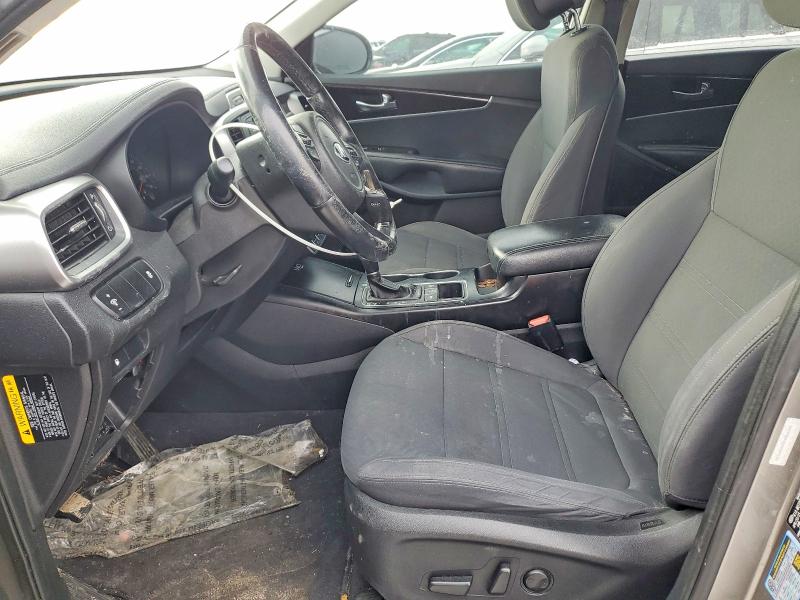 Photo 7 from auction – 2016 KIA SORENTO LX with VIN 5XYPGDA35GG057132
