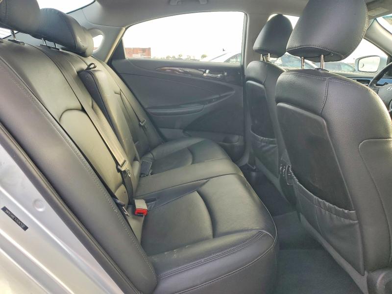 Photo 10 from auction – 2012 HYUNDAI SONATA SE with VIN 5NPEC4AC3CH342532
