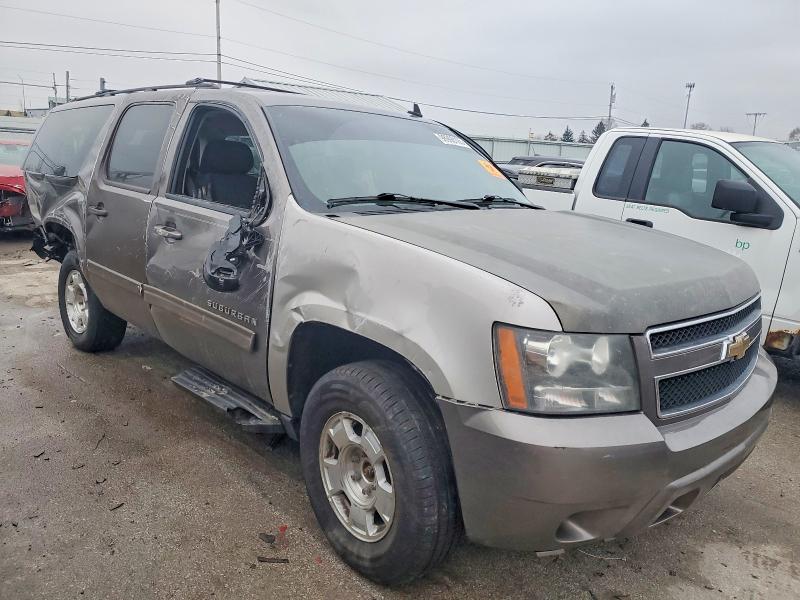 Photo 4 from auction – 2011 CHEVROLET SUBURBAN K with VIN 1GNSKHE31BR161757