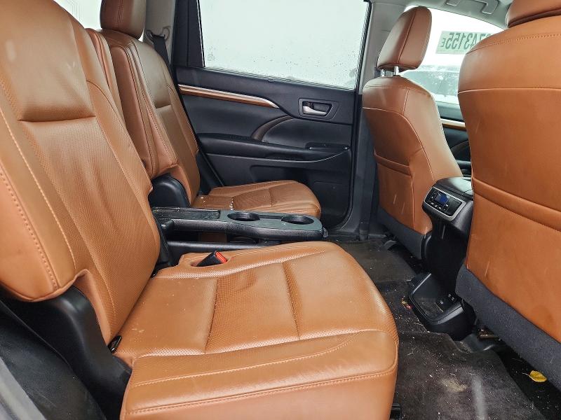 Photo 11 from auction – 2017 TOYOTA HIGHLANDER with VIN 5TDDZRFH6HS471443