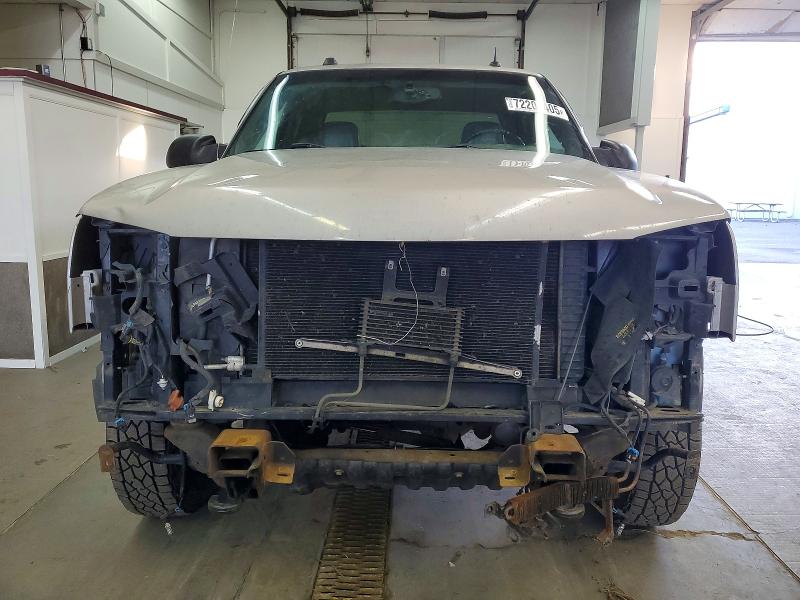 Photo 5 from auction – 2005 CHEVROLET SILVERADO with VIN 1GCHK29U45E133482