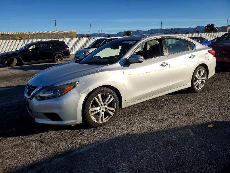NISS ALTIMA 2017 with VIN 1N4BL3AP5HC148934 - Photo from auction