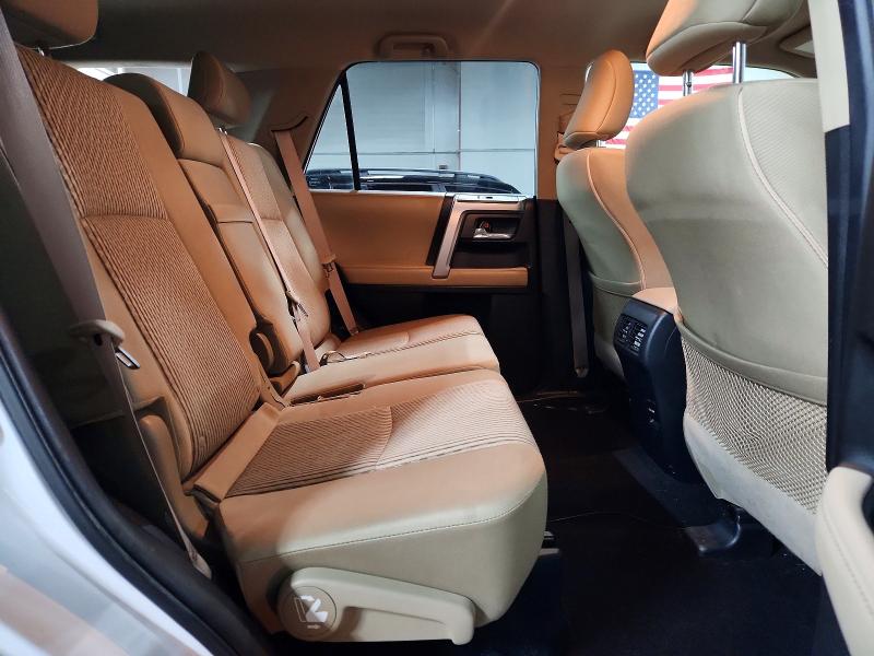 Photo 11 from auction – 2017 TOYOTA 4RUNNER SR with VIN JTEBU5JR9H5474319