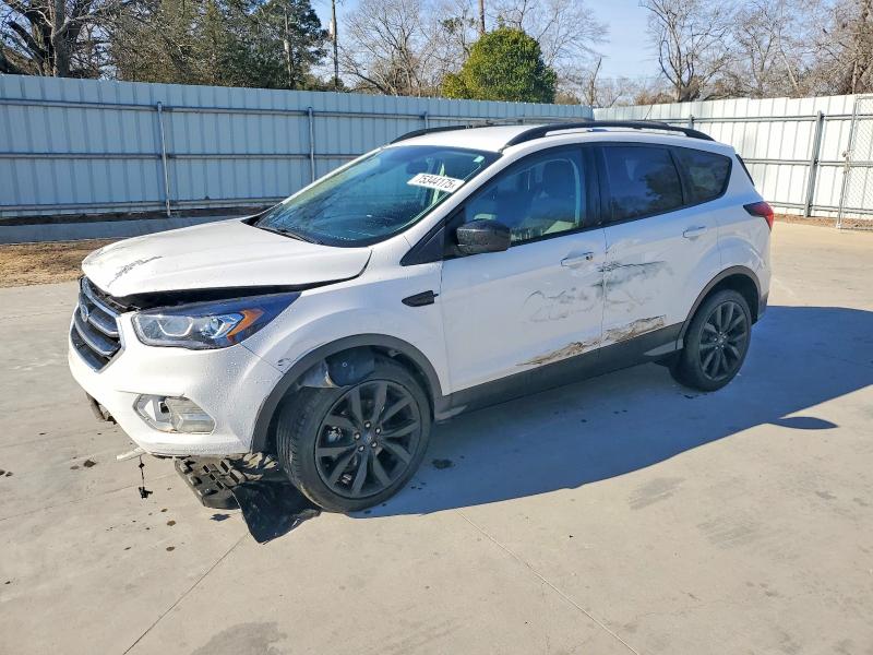 FORD ESCAPE SE 2019 with VIN 1FMCU0GD2KUA55714 - Photo from auction