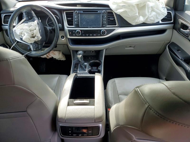Photo 8 from auction – 2015 TOYOTA HIGHLANDER with VIN 5TDJKRFH0FS200656
