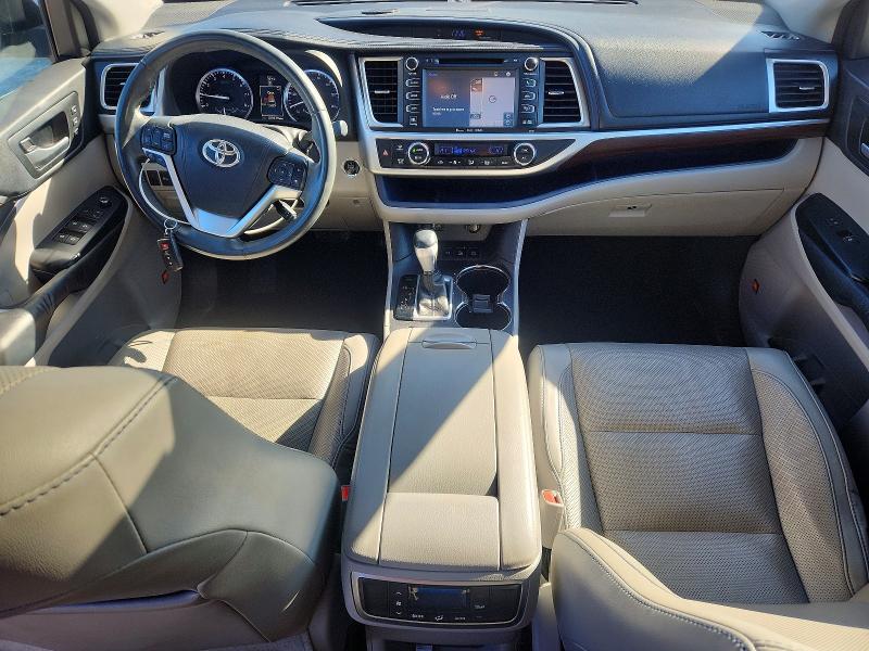Photo 8 from auction – 2016 TOYOTA HIGHLANDER with VIN 5TDDKRFH2GS257813