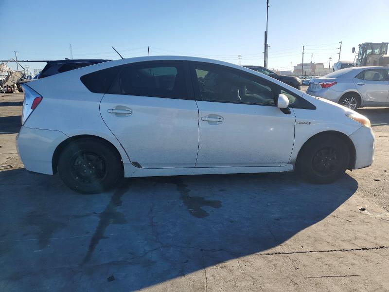 Photo 3 from auction – 2013 TOYOTA PRIUS with VIN JTDKN3DU4D5630668