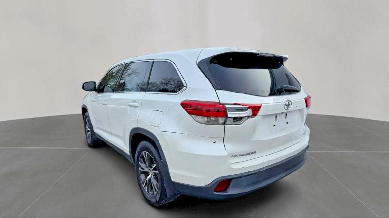 Photo 4 from auction – 2019 TOYOTA HIGHLANDER with VIN 5TDBZRFH2KS988611