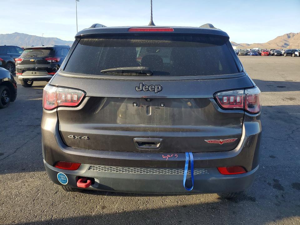 Photo 6 from auction – 2019 JEEP COMPASS with VIN 3C4NJDDB1KT775936