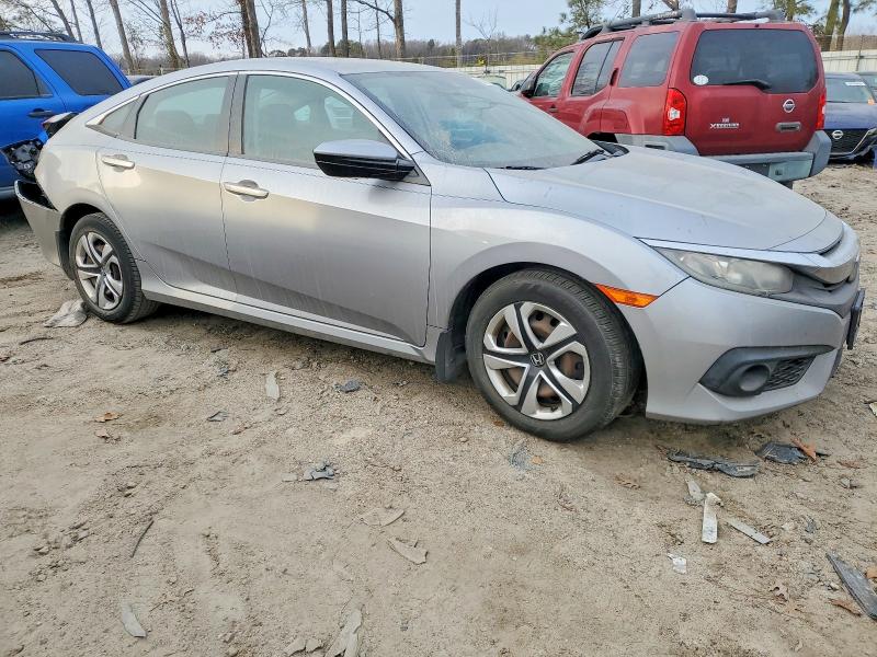 Photo 4 from auction – 2017 HONDA CIVIC LX with VIN 19XFC2F63HE008590