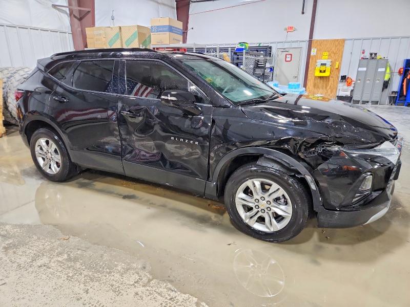 Photo 4 from auction – 2022 CHEVROLET BLAZER with VIN 3GNKBHR42NS137228