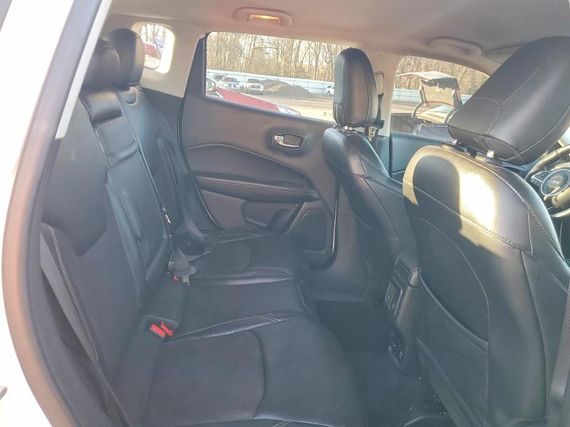 Photo 11 from auction – 2018 JEEP COMPASS with VIN 3C4NJDBB0JT403019