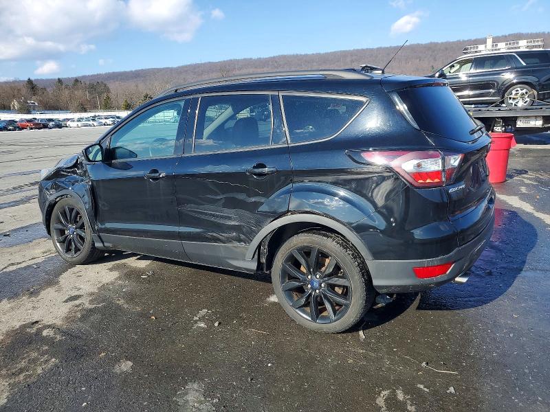 Photo 2 from auction – 2017 FORD ESCAPE SE with VIN 1FMCU0GD5HUD74338