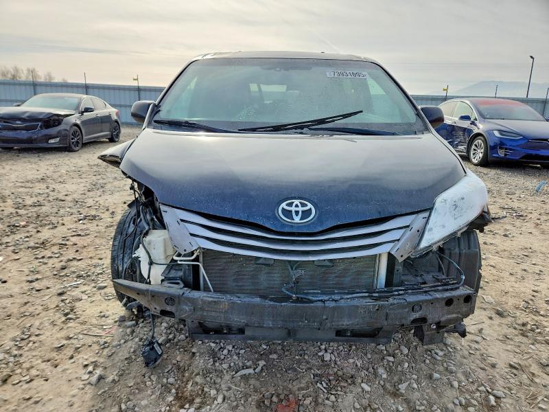 Photo 5 from auction – 2015 TOYOTA SIENNA XLE with VIN 5TDYK3DC3FS595676