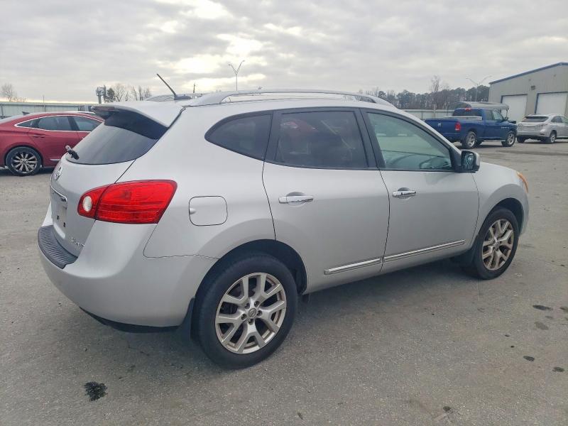 Photo 3 from auction – 2012 NISSAN ROGUE S with VIN JN8AS5MV5CW421056