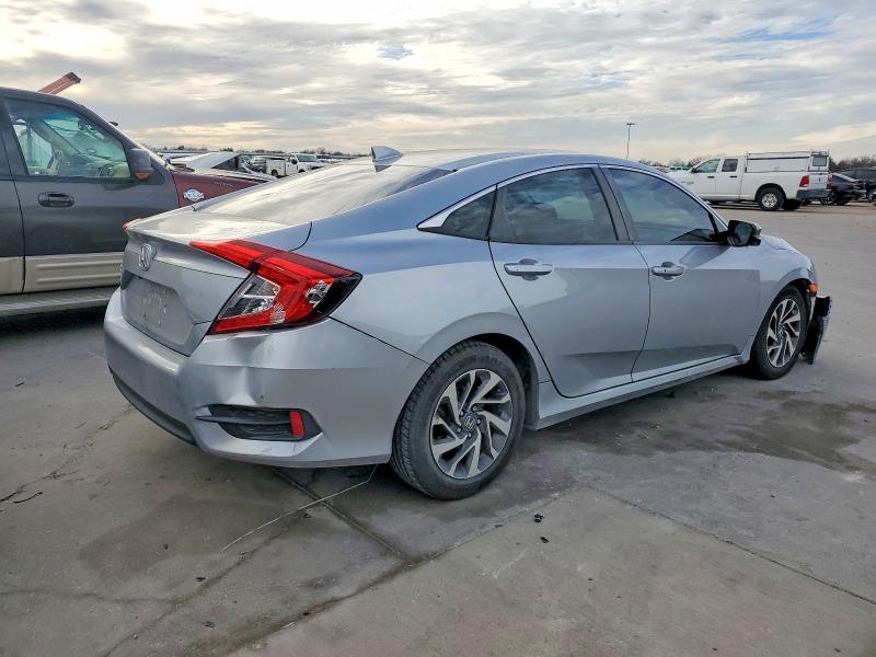 Foto 3 de la subasta – 2017 HONDA CIVIC EX con VIN 19XFC2F73HE078924