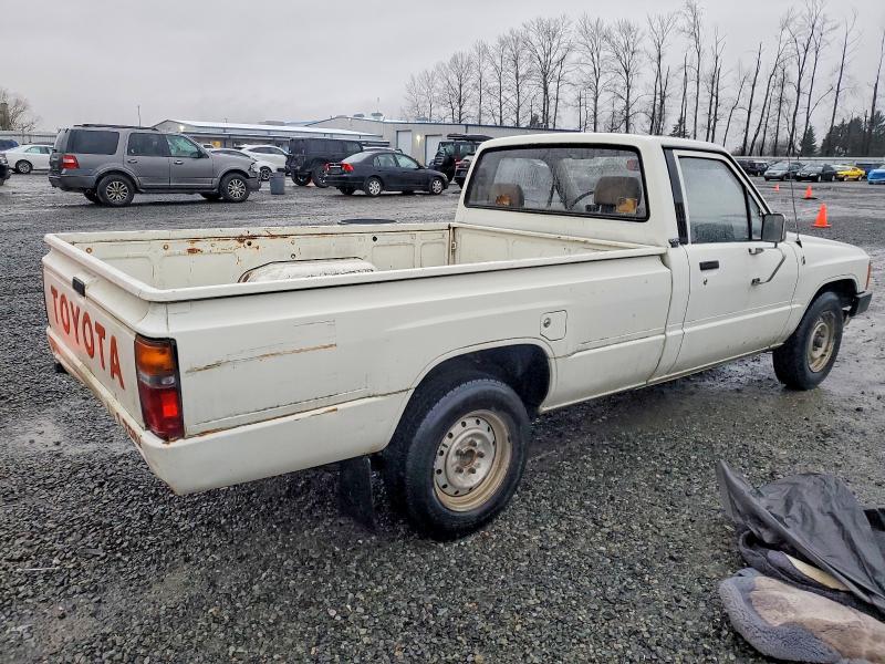 Photo 3 from auction – 1985 TOYOTA PICKUP 1 T with VIN JT4RN55F8F0147033