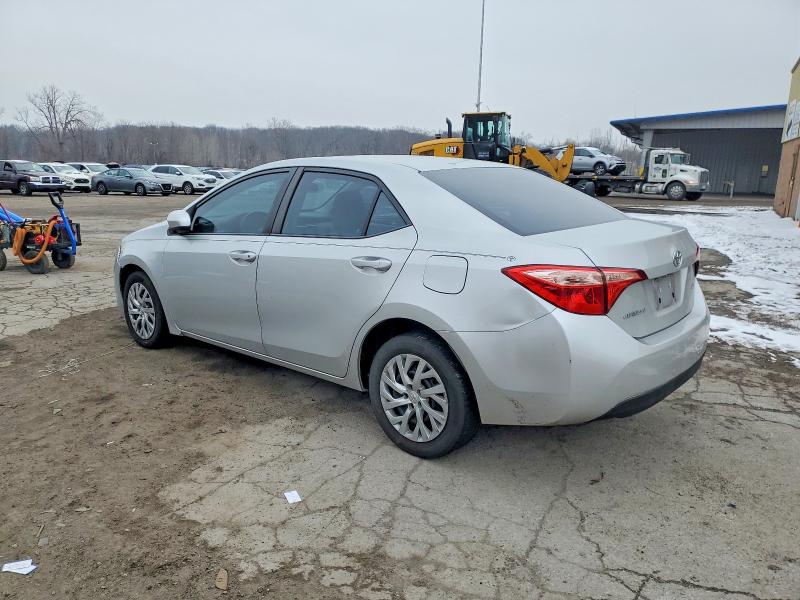 Foto 2 de la subasta – 2018 TOYOTA COROLLA con VIN 5YFBURHE3JP821067