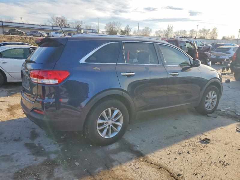Photo 3 from auction – 2017 KIA SORENTO LX with VIN 5XYPG4A33HG336628