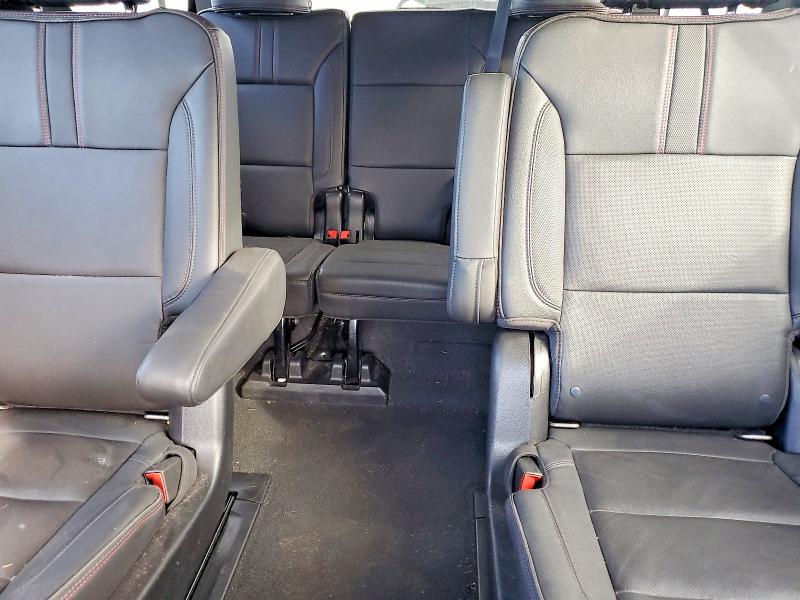 Photo 10 from auction – 2022 CHEVROLET SUBURBAN with VIN 1GNSKEKL8NR224845