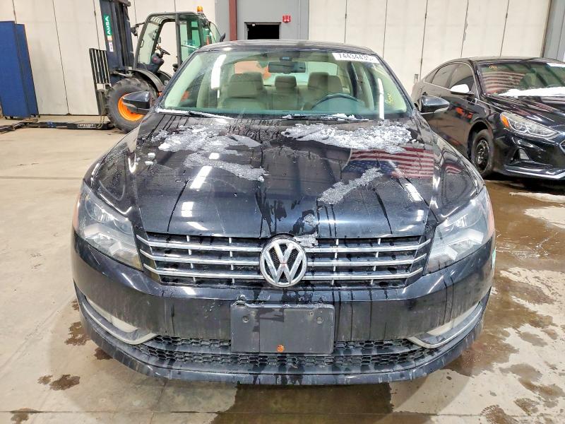 Photo 5 from auction – 2012 VOLKSWAGEN PASSAT SEL with VIN 1VWCN7A3XCC002841
