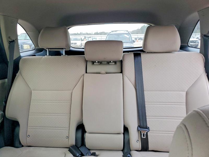 Photo 10 from auction – 2016 KIA SORENTO LX with VIN 5XYPG4A30GG066417