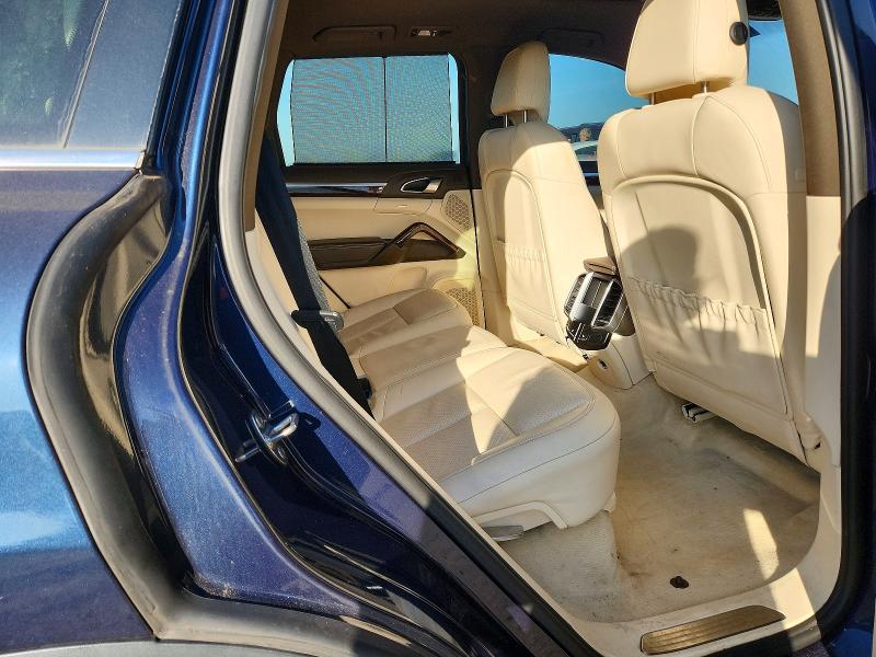 Photo 11 from auction – 2012 PORSCHE CAYENNE S with VIN WP1AB2A28CLA45344