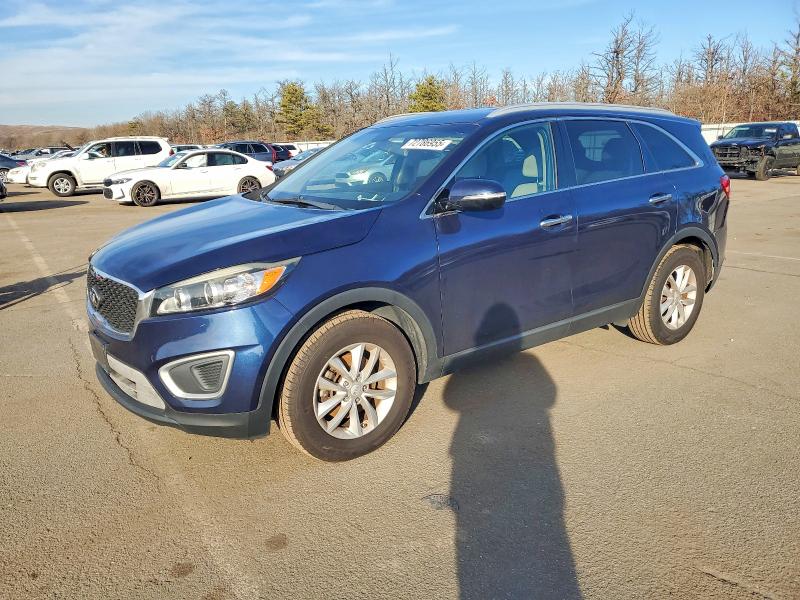 KIA SORENTO LX 2017 with VIN 5XYPG4A38HG283540 - Photo from auction