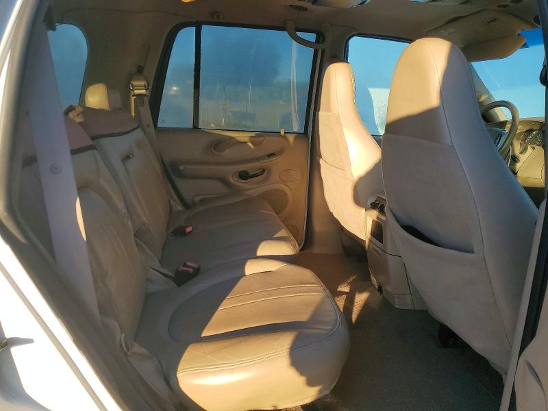 Photo 11 from auction – 2001 FORD EXPEDITION with VIN 1FMRU17W21LB05291
