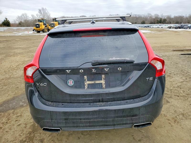 Photo 6 from auction – 2015 VOLVO V60 PREMIE with VIN YV126MEB3F1209013