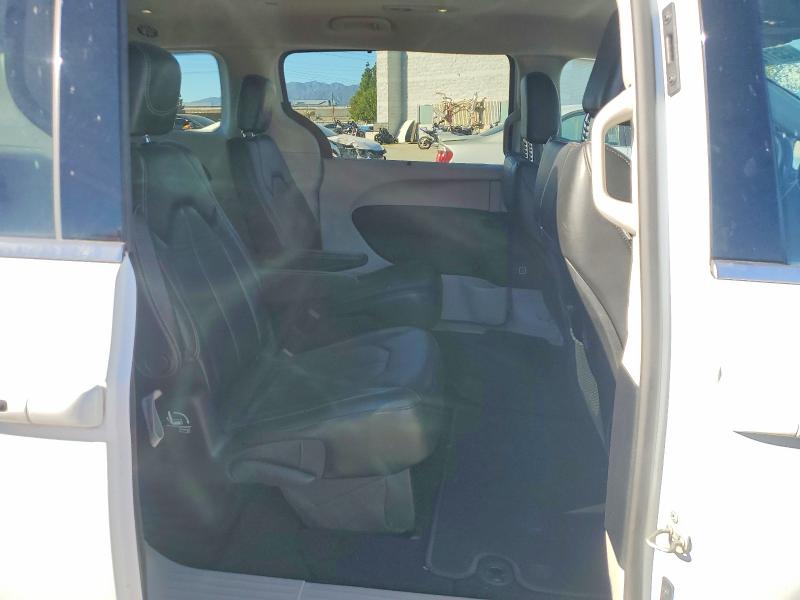 Photo 11 from auction – 2020 CHRYSLER VOYAGER with VIN 2C4RC1DG7LR157790