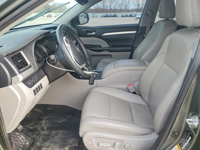 Photo 7 from auction – 2019 TOYOTA HIGHLANDER with VIN 5TDJZRFH6KS706563