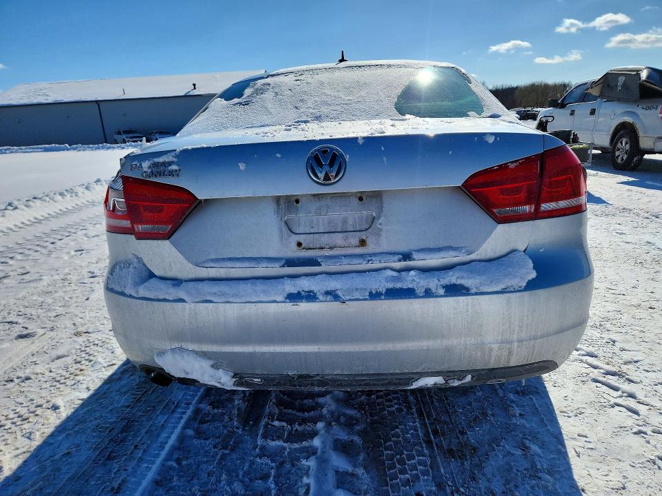 Photo 6 from auction – 2012 VOLKSWAGEN PASSAT S with VIN 1VWAH7A39CC033531