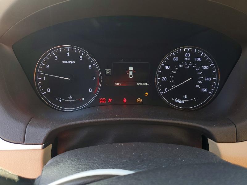 Photo 9 from auction – 2016 HYUNDAI GENESIS with VIN KMHGN4JE1GU107073