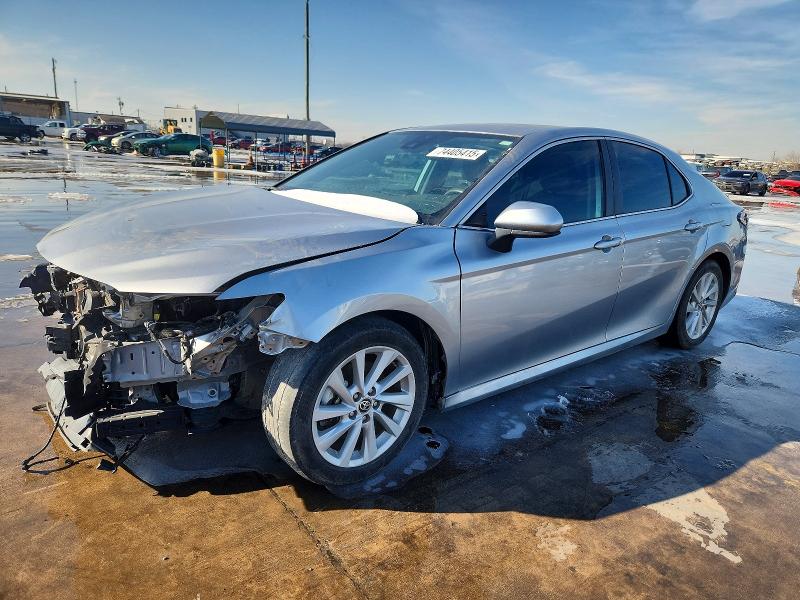 TOYOTA CAMRY LE 2022 with VIN 4T1C11AK6NU696181 - Photo from auction