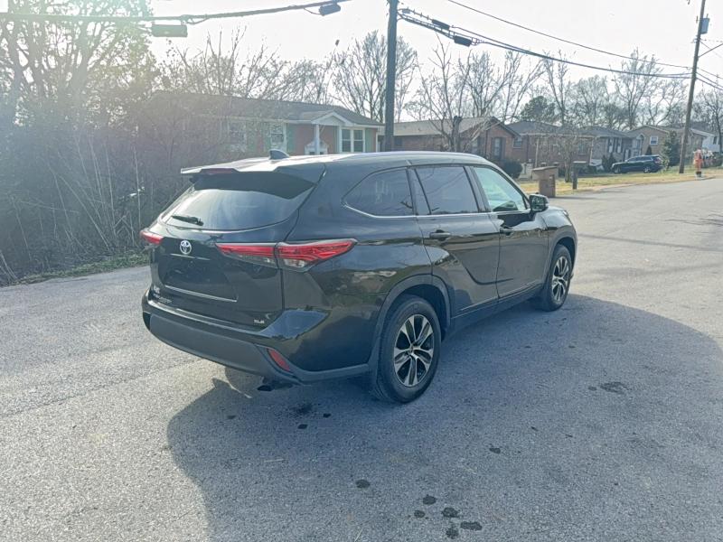 Photo 4 from auction – 2021 TOYOTA HIGHLANDER with VIN 5TDGZRBH5MS542452