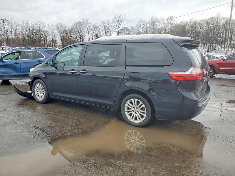Photo 2 from auction – 2015 TOYOTA SIENNA with VIN 5TDYK3DC1FS672397