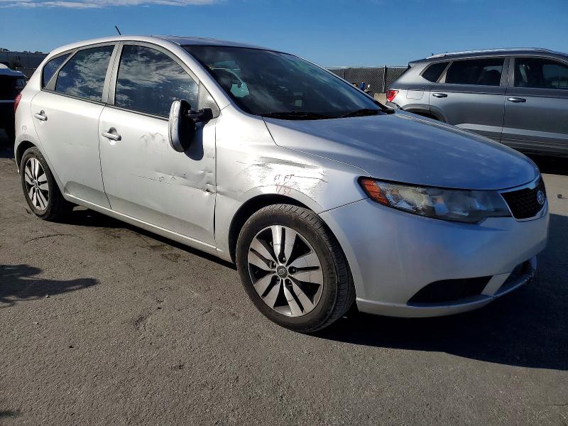 Photo 4 from auction – 2013 KIA FORTE EX with VIN KNAFU5A26D5684246