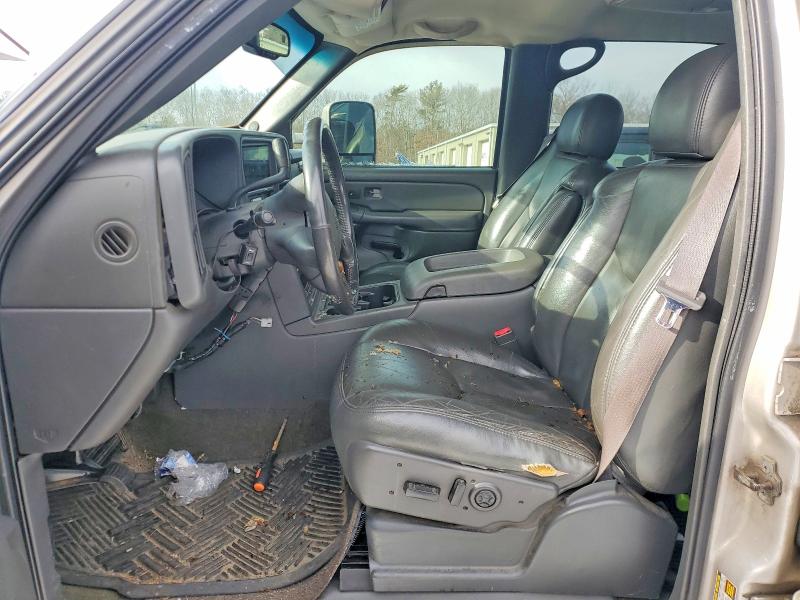 Photo 7 from auction – 2004 CHEVROLET SILVERADO with VIN 1GCHK23284F215019