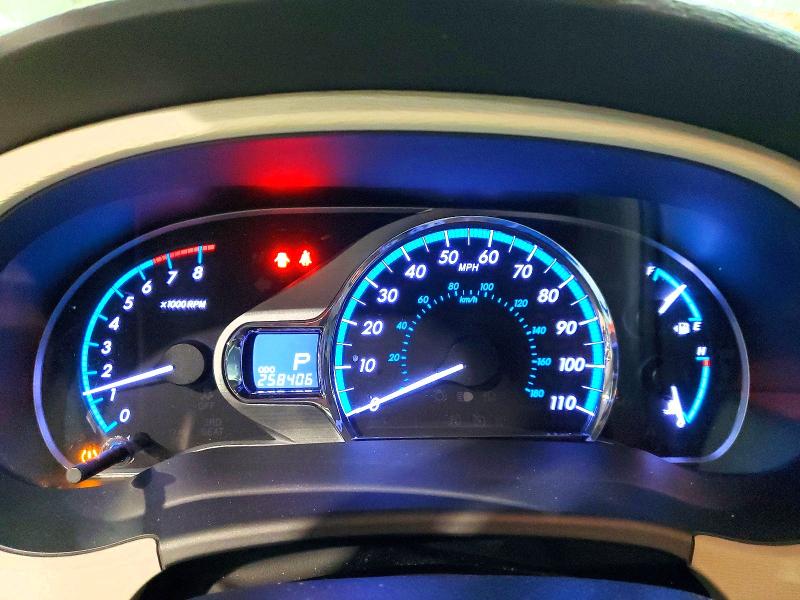 Photo 9 from auction – 2014 TOYOTA SIENNA XLE with VIN 5TDYK3DCXES418394