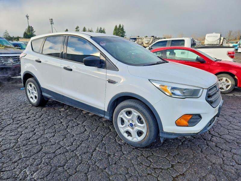 Photo 4 from auction – 2017 FORD ESCAPE S with VIN 1FMCU0F71HUB45361