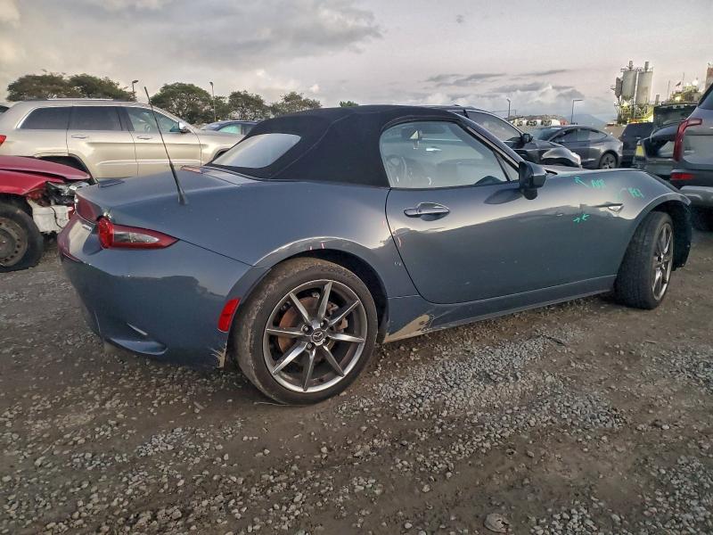 Photo 3 from auction – 2020 MAZDA MX-5 MIATA with VIN JM1NDAD72L0417549
