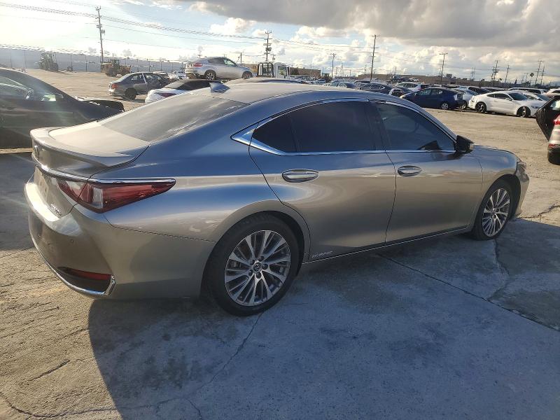 Photo 3 from auction – 2020 LEXUS ES 300H with VIN 58AD21B11LU011145