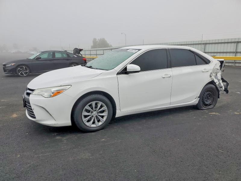 Photo 1 from auction – 2015 TOYOTA CAMRY LE with VIN 4T1BF1FK5FU110111