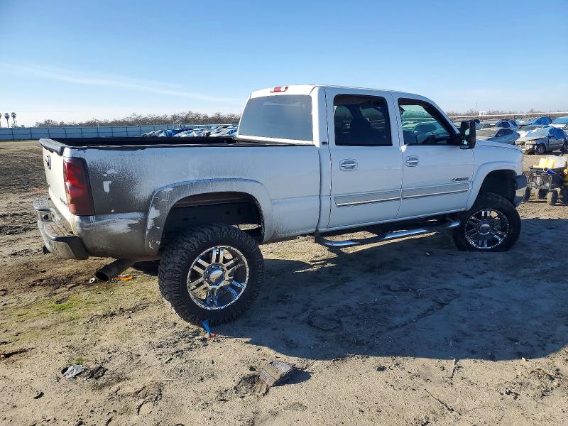 Photo 3 from auction – 2004 CHEVROLET SILVERADO with VIN 1GCHC23U24F241307