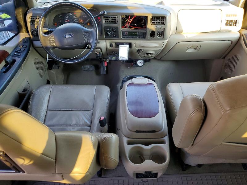 Photo 8 from auction – 2005 FORD EXCURSION with VIN 1FMSU43P85ED48535